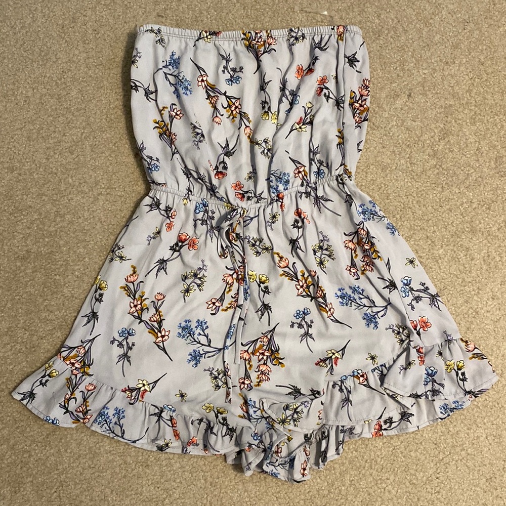 Windsor romper size medium. Never worn, new with tags